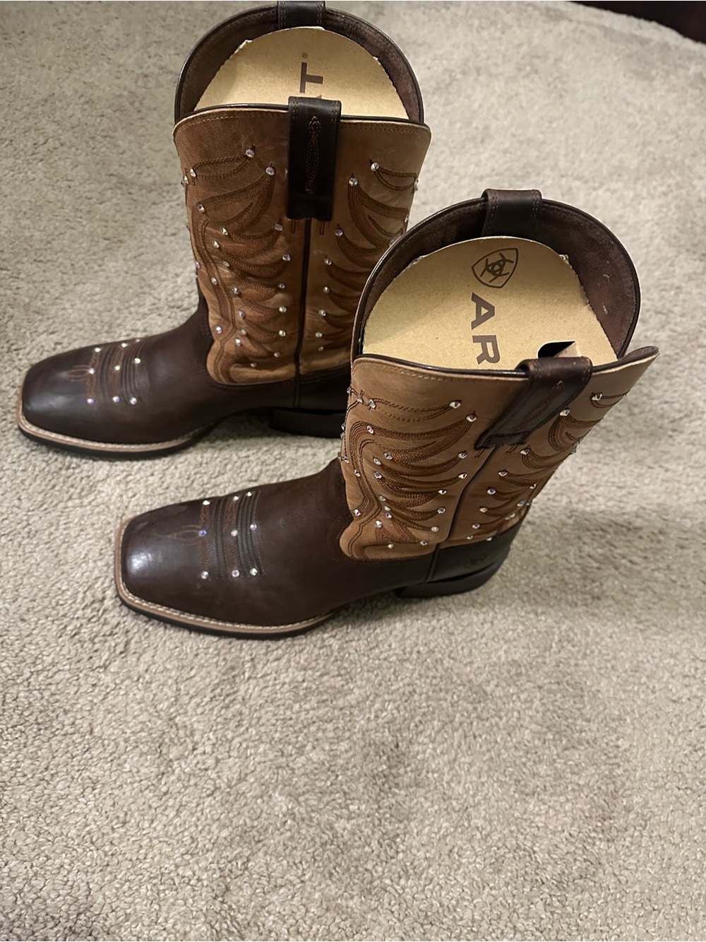 Ariat Brown Leather Western Cowboy Boots with Rhinestone accents